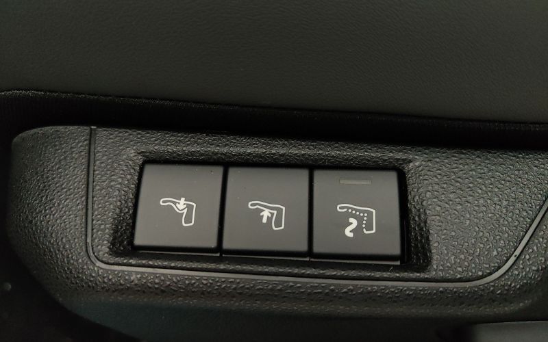 JUNIOR 1.2 136CV HYBRID EDCT6 SPECIALE